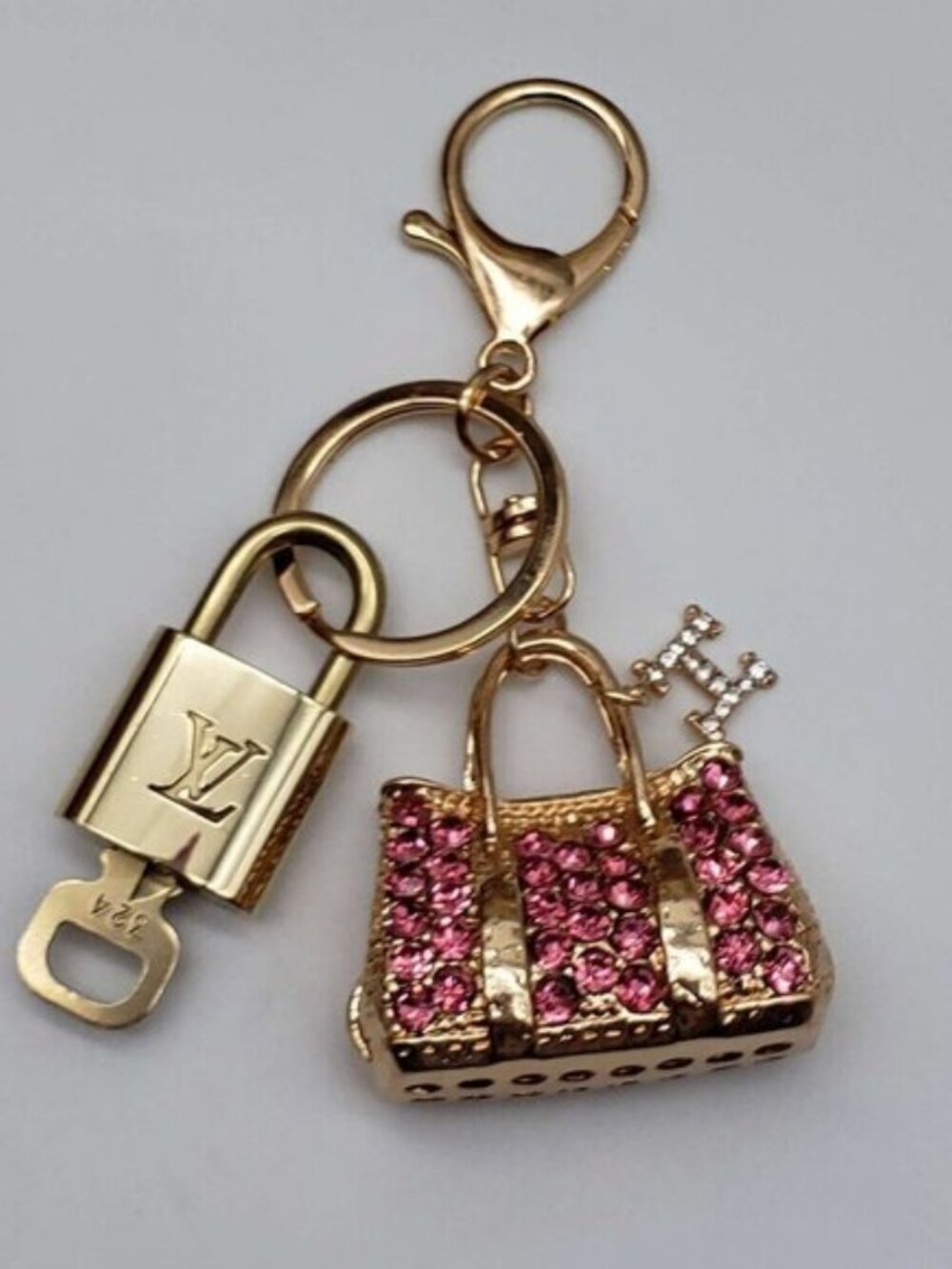 Authentic Louis Vuitton Gold Padlocak 🔒 Key Set w/ Unbranded Bag Charm - Picture 4 of 8